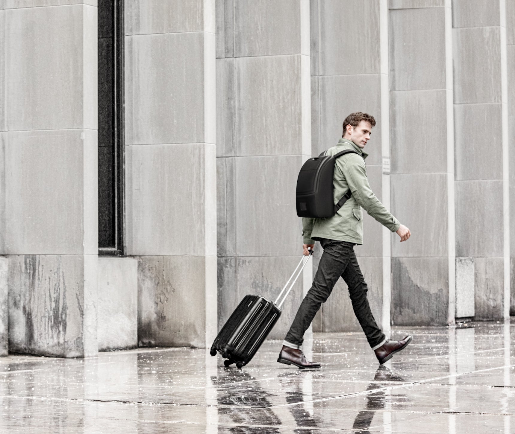 Watson backpack that stands up for professionals and business travel. Modern slim laptop backpack for macbook pro 16